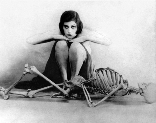 hennessey101:  Theda Bara was one of the most popular silent era actresses between 1914 and 1926. She made over 40 films, but most were lost in a fire during 1937. One of the most popular films, Cleopatra, became  one of Bara’s biggest hits. No known