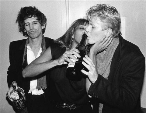 blinkclyro: Keith Richards, Tina Turner &amp; David Bowie partying in New York City, 1983.