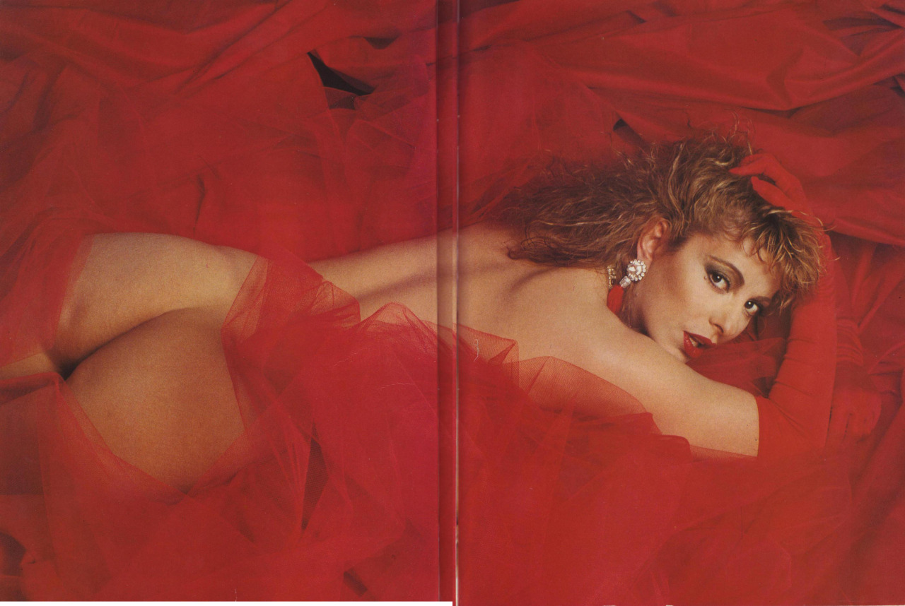 greekcelebrities:  Η Αντζελα Δημητρίου  στο Playboy (1988)