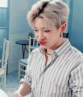 monstaxmemes: is wonho okay