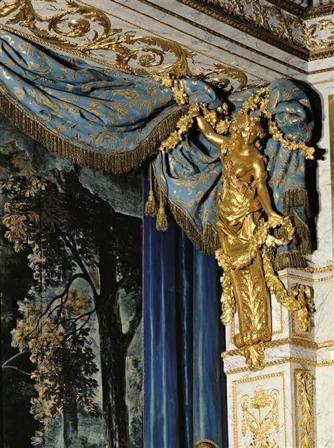 prince-de-versailles:carolandschateau:Cross section and a few of my favorite photos of Marie Antoine