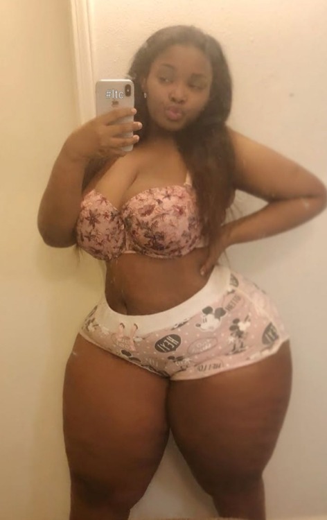 thicksexyasswomen13:michaelbledsoe2015:addicted2curvez:#lovethemcurvez #damsexyOhhh Myyy Smashin @th