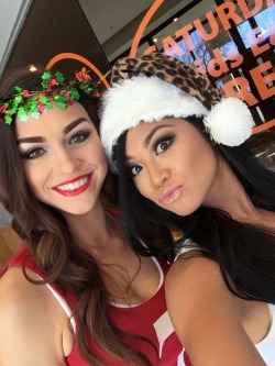 We Love Hooters Girls!!!