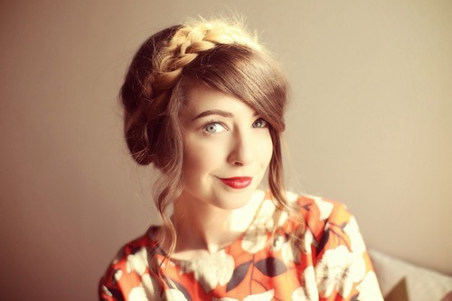 Zoe Sugg - Page 2 Tumblr_nt1b2uHs141uz5a4wo1_500