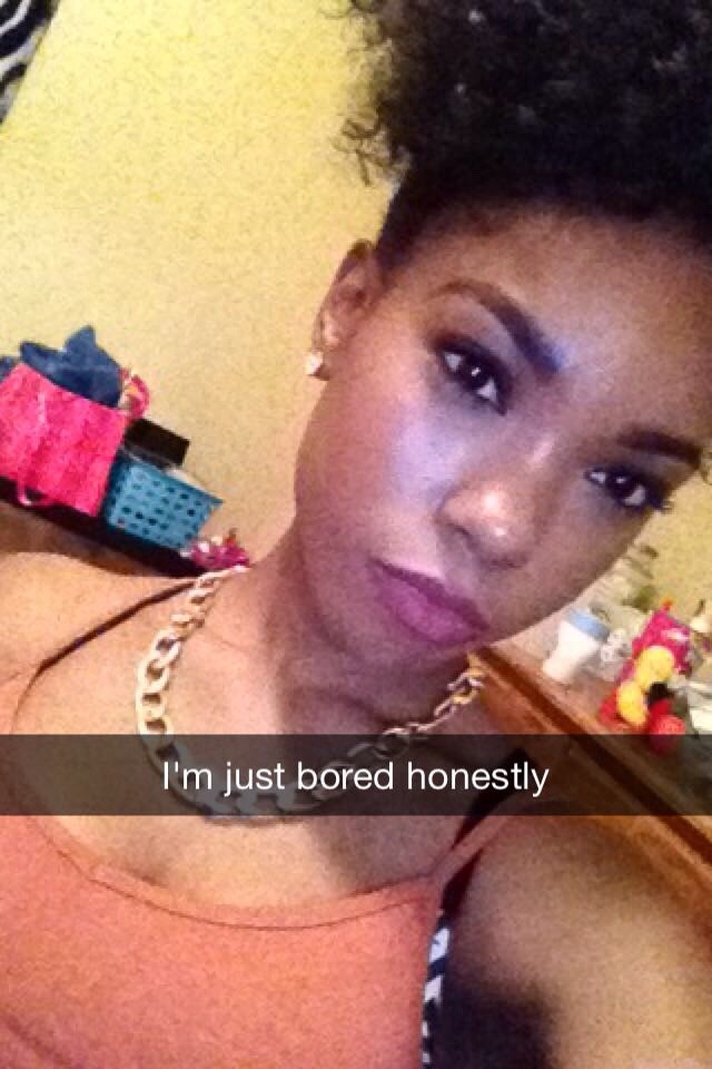 lovelessbeautyy:  BlackOut SnapChat 💫