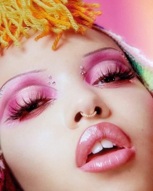 fallen-allien:FKA TWIGS by Charlotte Wales adult photos