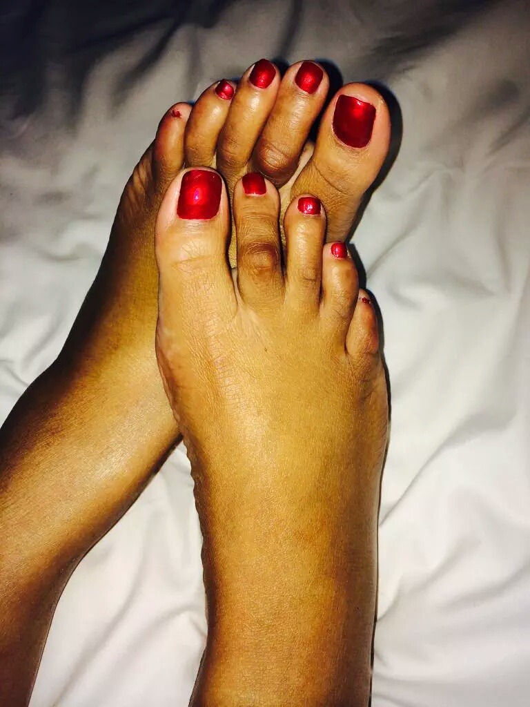 Minature gold mine of sexy busty cookie and a few of her foot selfies, as well as