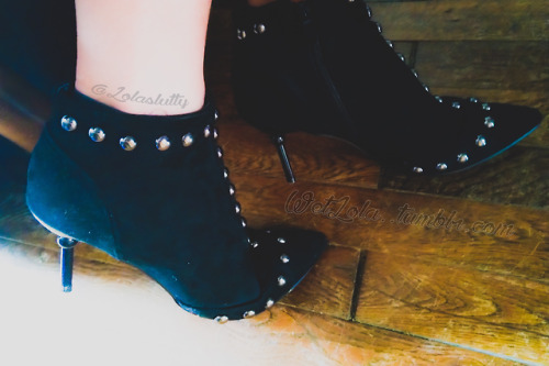 I love my new high heels bootsLola OlssonOlder pics | Being asked | Wearing panties | Archive