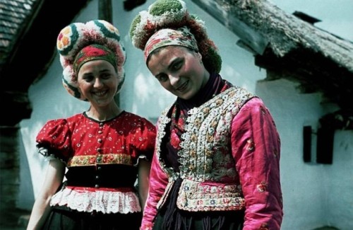 Matyó women in folk clothing in Mezőkövesd, Hungary.Photographed by Mihály Erdődi