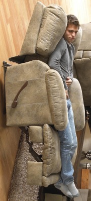 leaveyoursocksonbro:  bcssox:  Catnapper Voyager recliner www.catnapper.com/  I would nap on that cat 