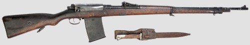 learnosaurusrex: Imperial German Mauser Model 1898 with 25-round trench magazine and dust cover over