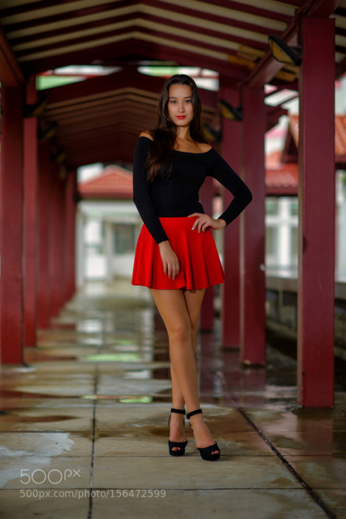 online-fashion-trends:Jessica 14 by noelmacaleNice! Cute!!
