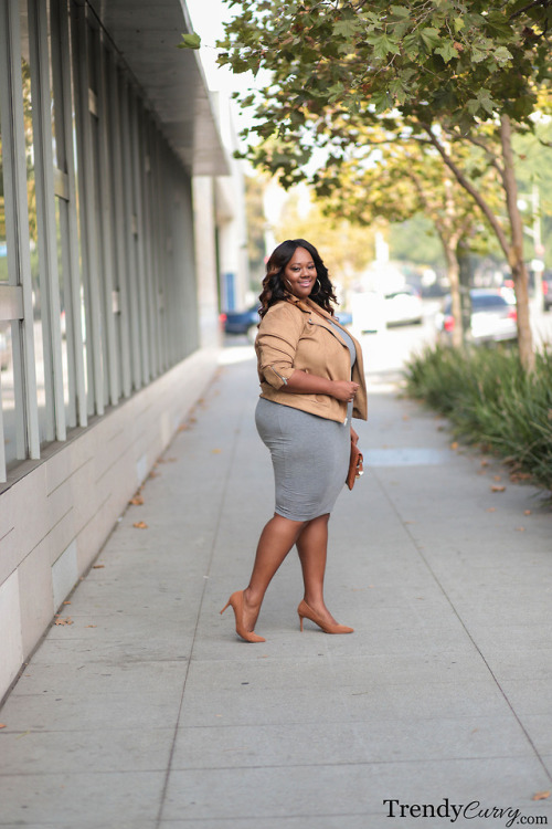 Per-suedeOutfit details on TrendyCurvy.comPhotographer: Steve Suavemente