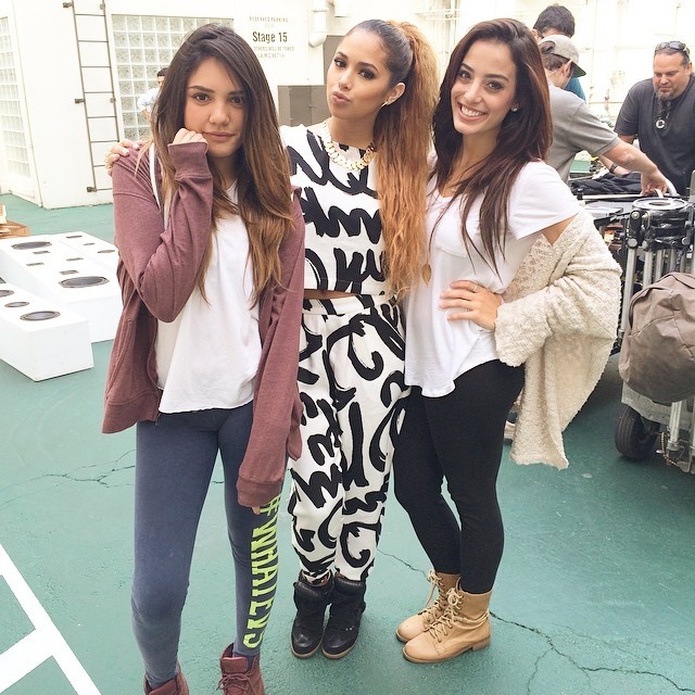 villegas-news:  briana_jean: I’ve never had a sister but they’re close enough