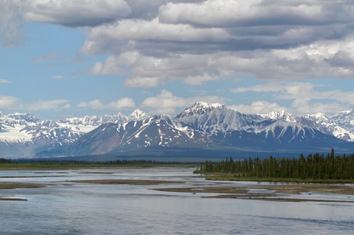 highways-are-liminal-spaces: Views of the northern Alaska Range, along the Denali HighwayTaken June 