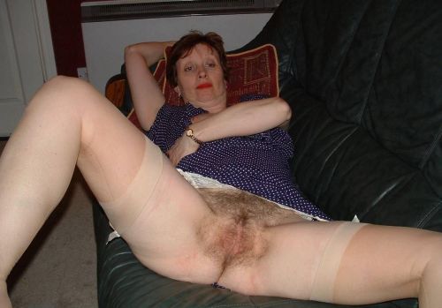 Nice leg spread by this sexy granny! Increasingly adult photos