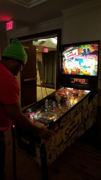 themalecrystalgem:So it took me this long to realize the pinball games were free. Because of that, I