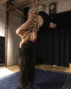 japanesebdsmofficial:  Kinbaku&amp;Photo Naka AkiraModel Kasumi Hourai