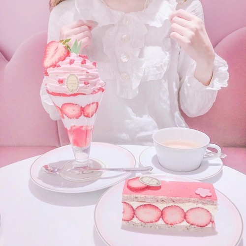 pinkcream:www.instagram.com/p/Bt5gP6NAc7T