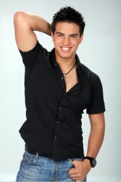 rizack:  Vadhir Derbez!!! 