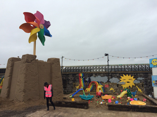 sixpenceee:Banky’s Dismaland: Dystopian Theme Park Not Suitable for ChildrenStreet artist Banksy ope