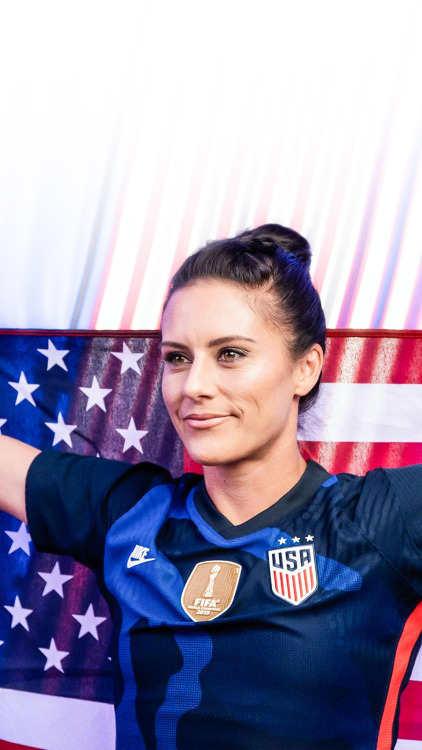  USWNT 2020 Kits Portrait lockscreens like/reblog if you save/use