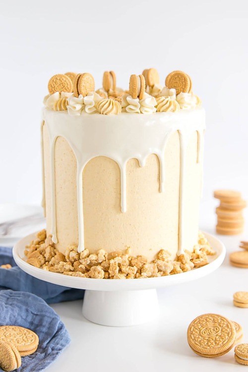 sweetoothgirl:  Golden Oreo Cake  