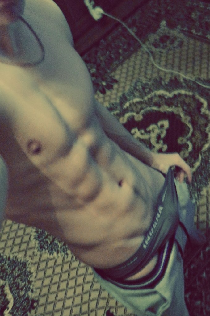 waistbandboy:  I LOVE camera phones! 