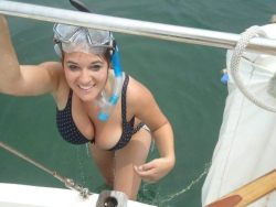 cleavagetweet:  Snorkel for her cleavage