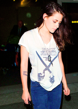 nabstew:  Kristen @ LAX October 5th 