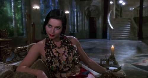 Learn how to get Isabella Rossini&rsquo;s look from 1992's Death Becomes Her on nylonm