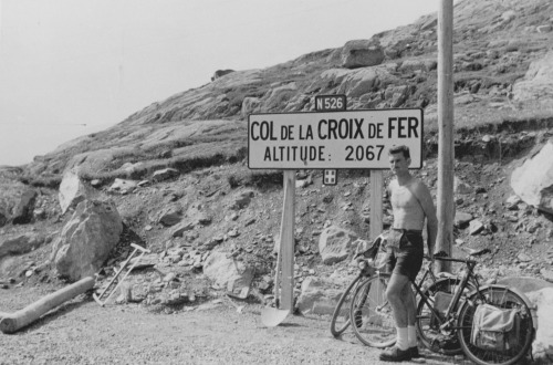 Some late 40′s cyclotouring stuff, found the the Vintage Pictures thread on french forum pigno