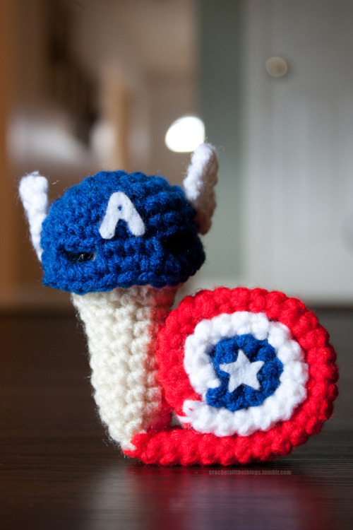 thingsfortwwings:[Photoset: Crocheted snails with costumes based on the MCU Avengers + Nick Fury and