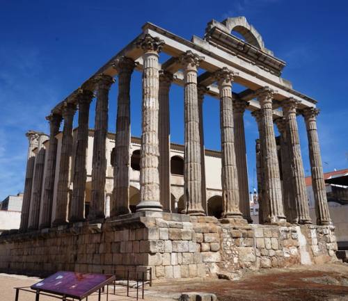 Temple of Diana, Mérida, Spain #romans #templeofdiana #merida #spain (at Mérida, Spain)