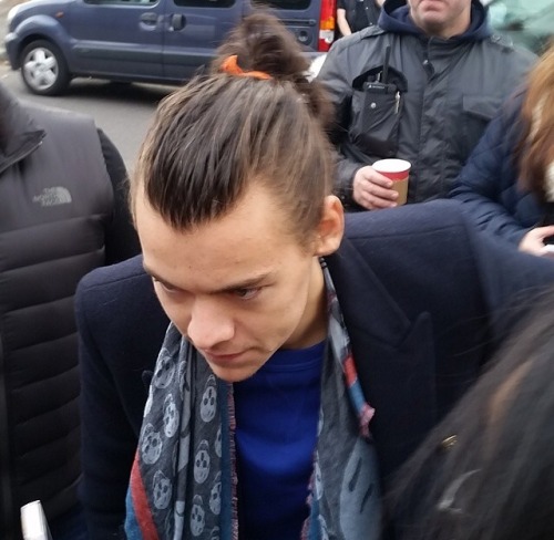 niallhorantheirish:Harry outside the studio in London - 06.11.2014 (x)