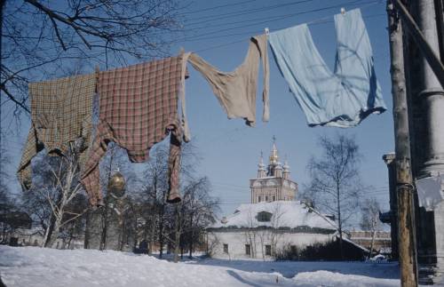 sovietpostcards:Clothes line by Novodevichy Monastery in Moscow. Photo by Carl Mydans (1959).