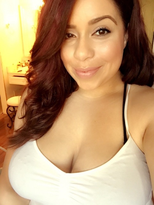 latinasforlife:  🌹leoloveslatinas🌹