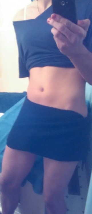 femmoutsissy96: A lil dress up, who wants to playy?? (;