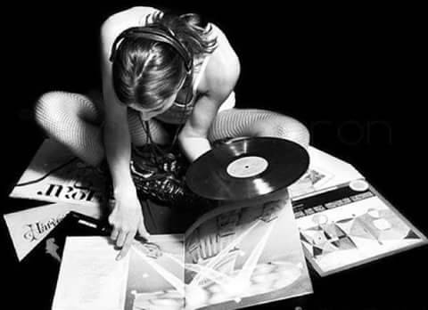 GIRLS GONE VINYL