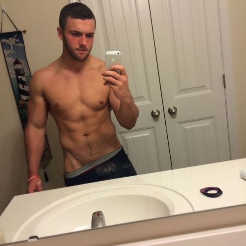 mystraightfriend:  Mystraightfriend.tumblr.com