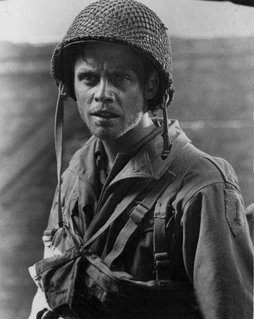 thetaoofzoe: jady2007: www.facebook.com/itsmarkhamill/ Mark Hamill as Private Griff in &ldqu