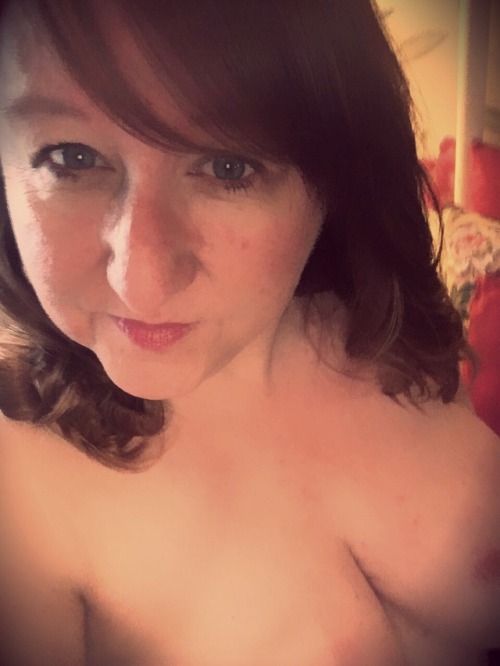 sarah-1971:  It’s Tuesday 😘😘😈😈😉😉