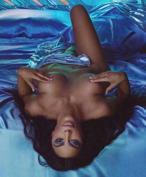 #Kim-Kardashian-toplesscelebrity2019#