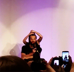 out-in-the-open: The time Gen put Jared’s hair in a bun and killed the fandom (♥ ♥)