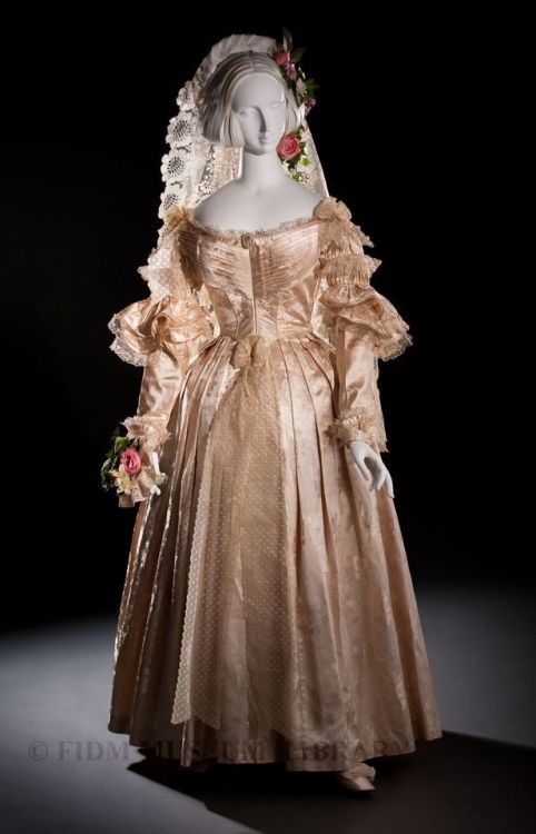 fashionsfromhistory:Wedding Dressc.1838EnglandFIDM Museum