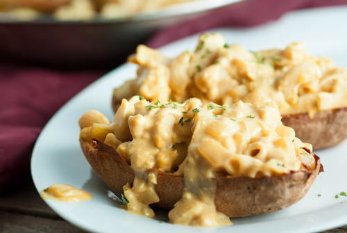 Mac &amp; Cheese Stuffed Potato Skins