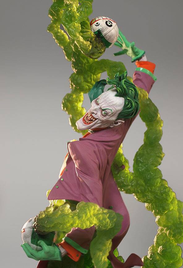 xombiedirge:  DC Dynamics: Batman &amp; Joker by Tim Bruckner / Facebook
