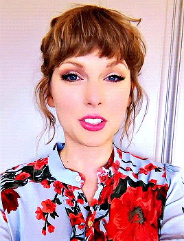 meetyouafterdark: “Hey, this is Taylor Swift and I’m so excited to share my version of Fearless with