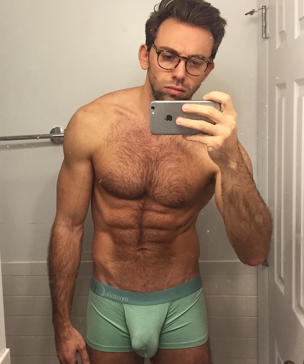 sprinkledpeen:   Hot selfies of @lap_nyc  
