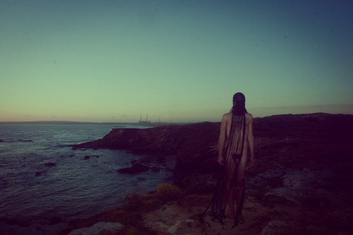ohthentic:  discordant23:  http://discordant23.tumblr.com/ http://www.behance.net/discordant  queer: ohthentic.tumblr.com 